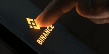 Binance-Logo-on-Phone