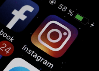 Facebook-Instagram-Logo-on-Phone