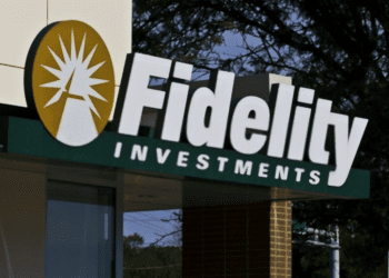 Fidelity-Logo-on-Building