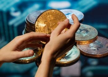 Hong Kong Keeps Grace Period for Crypto Exchanges Despite Frauds