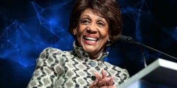 Maxine Waters Proposes In-Depth Congressional Groups for Crypto Oversight