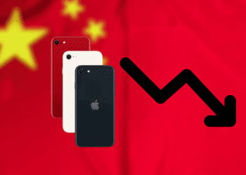Stiff Competition Rocks Apple iPhone Sales Plummet in China