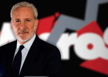Bitcoin Hater Peter Schiff Predicts MicroStrategy Stock Collapse, Here is Why