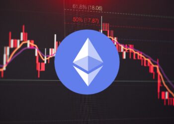 The Ethereum Dilemma: LTHs Selling, Whales Dumping, and a Bearish Outlook