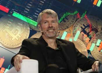 Michael Saylor Predicts BlackRock's Bitcoin ETF Will Dominate Global Market: Should You Buy BTC Now?