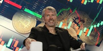Michael Saylor Predicts BlackRock's Bitcoin ETF Will Dominate Global Market: Should You Buy BTC Now?