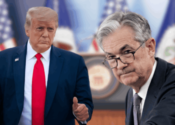 Donald Trump Slaps Jerome Powell on the Back While Urging for Interest Rate Cuts