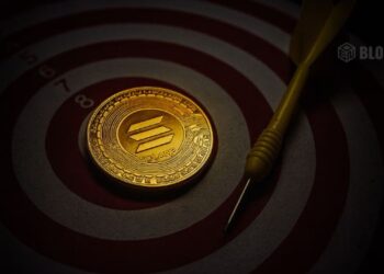 Solana Bulls Eye $500 as Whales and Treasuries Load Up