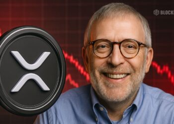 Will XRP Crash to $2.22? Peter Brandt Warns of Bearish Pattern in Weekly Chart