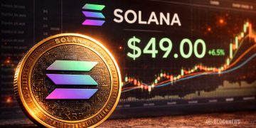 SOL Struggles After Macro Breakdown as Solana ETF Outflows Signal Crypto Capitulation